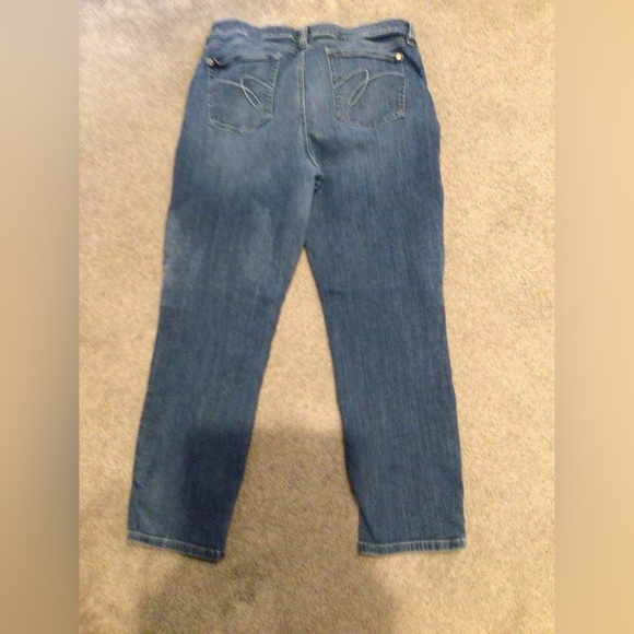 Blue Jeans - Picture 2 of 3